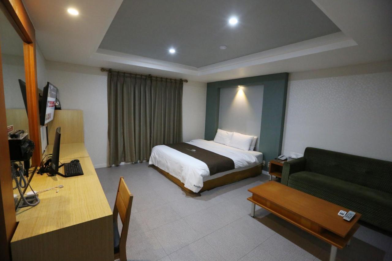 Amour Hotel Suwon Exterior foto
