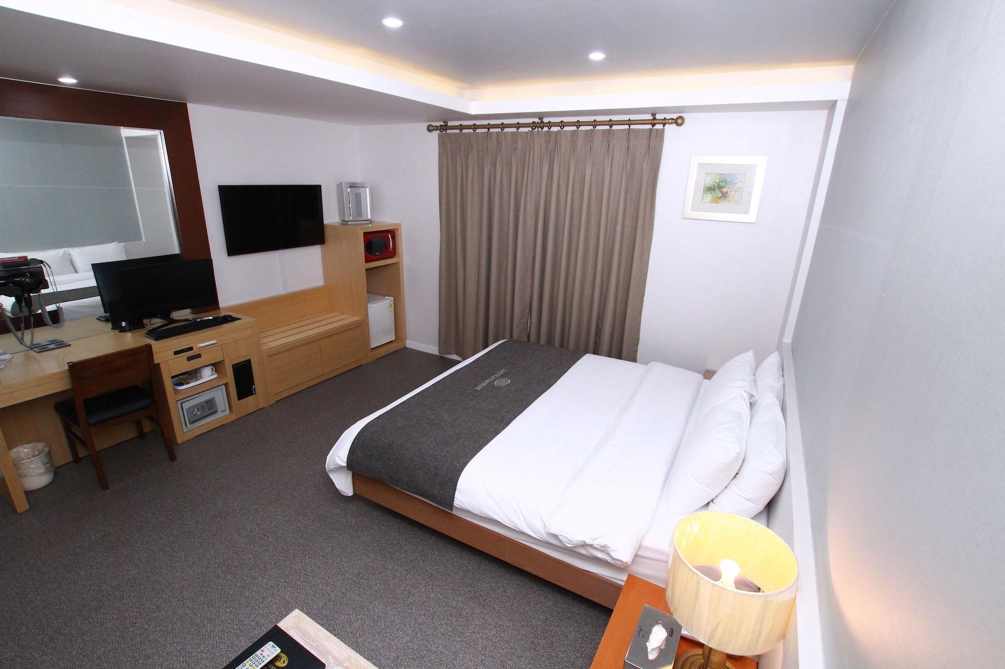 Amour Hotel Suwon Exterior foto