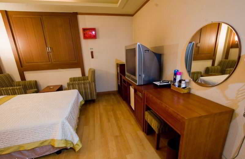 Amour Hotel Suwon Exterior foto