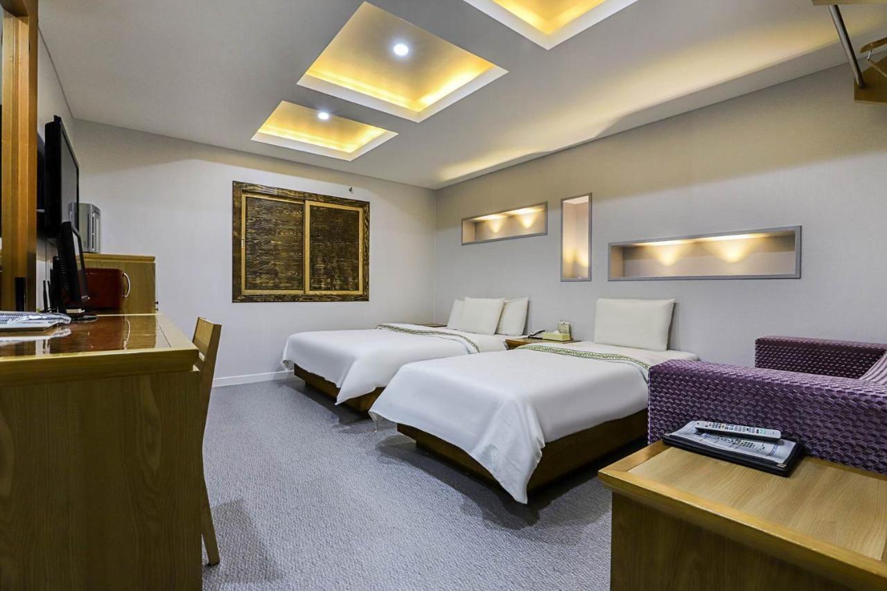 Amour Hotel Suwon Exterior foto