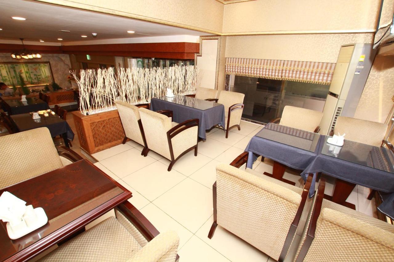 Amour Hotel Suwon Exterior foto