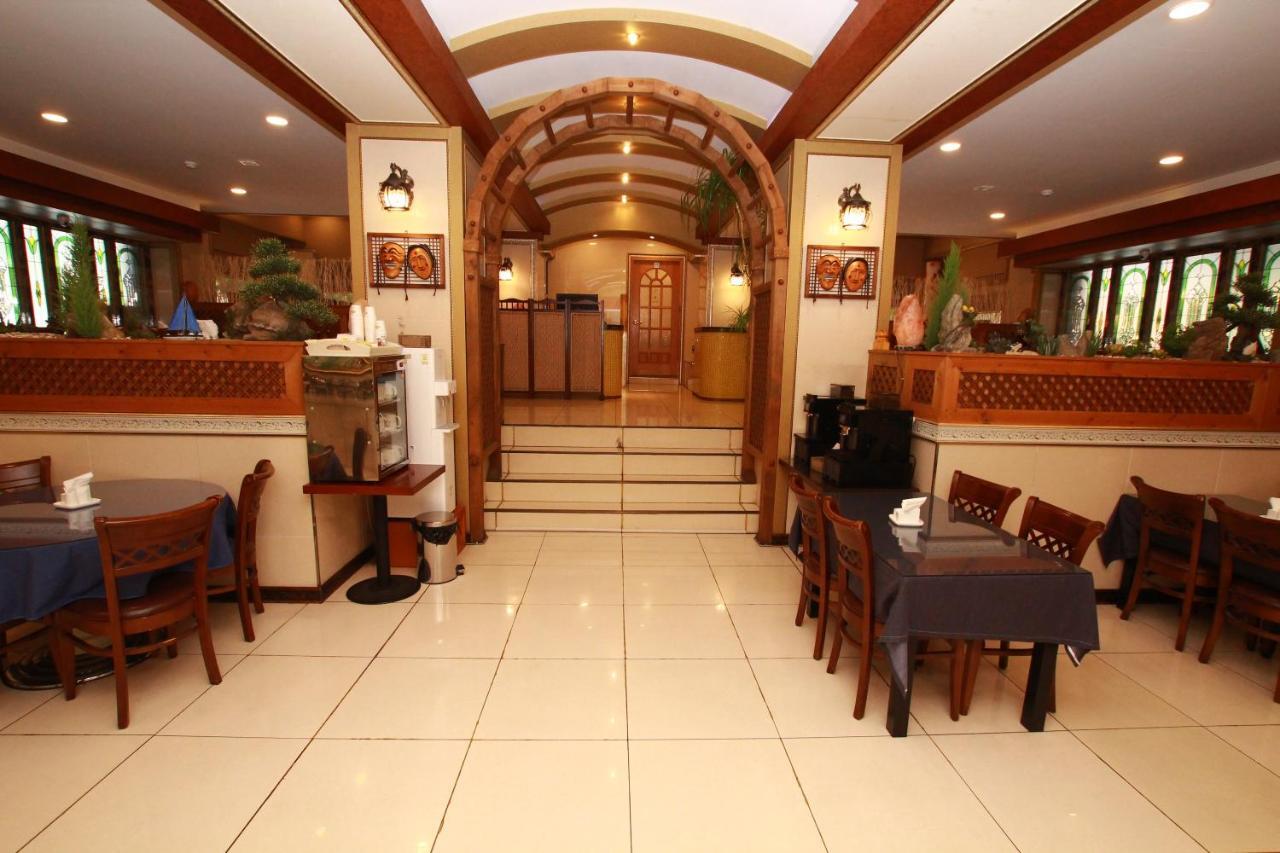 Amour Hotel Suwon Exterior foto